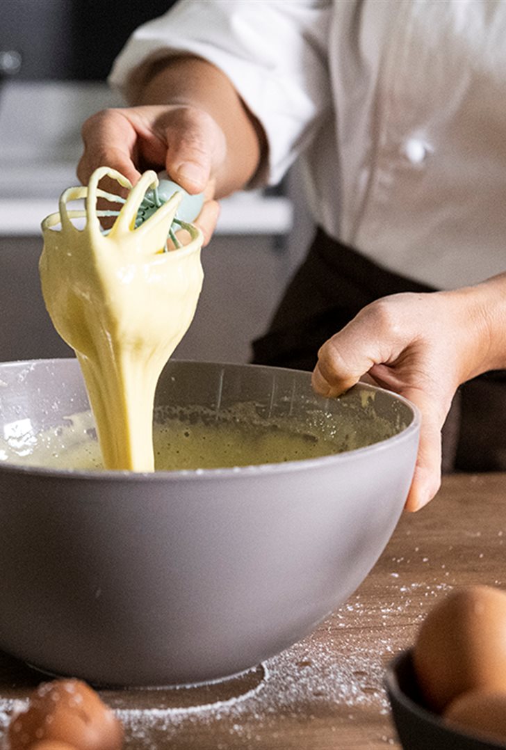 Ricetta Mini cake con crema alla nocciola e fiori in pasta di zucchero