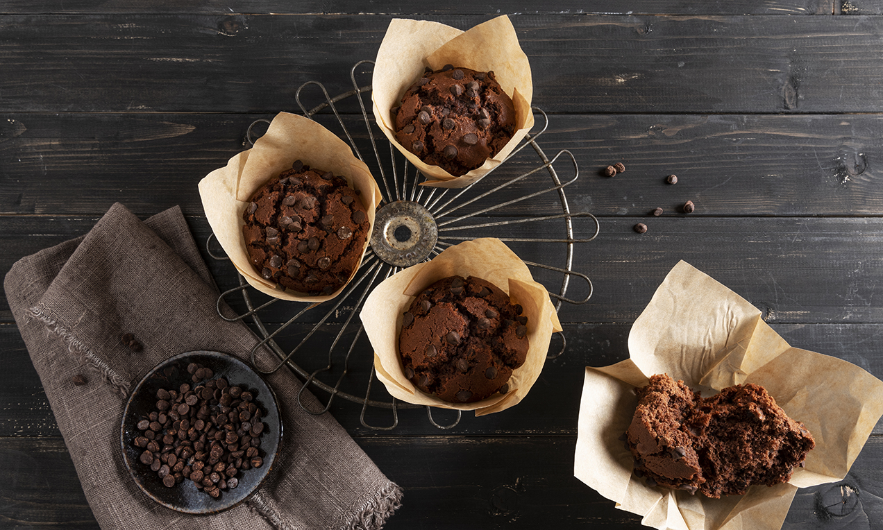 Muffin al cacao e gocce di cioccolato